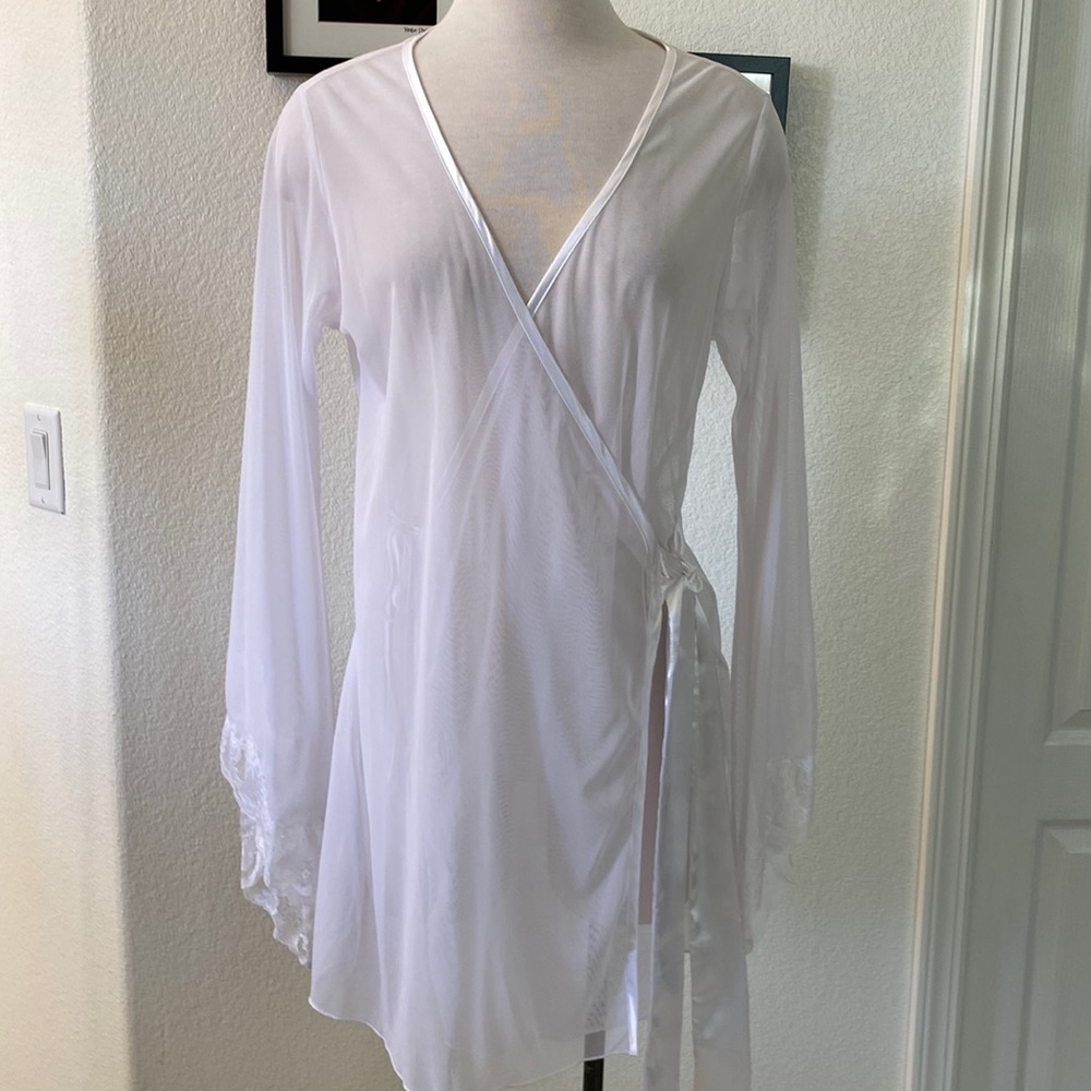 NWT Fredericks of Hollywood Side Tie Robe